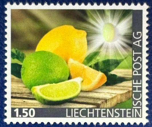 Liechtenstein - Die erste Zitronen-Chrysopras-Briefmarke postfrisch