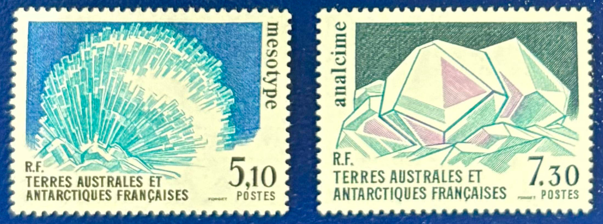 Französische Gebiete in der Antarktis - 2 Werte Mineralien