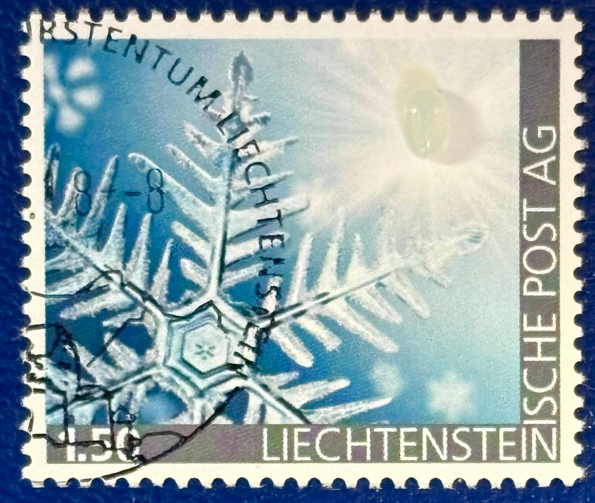 Liechtenstein - Die erste Aquamarin-Briefmarke gestempelt
