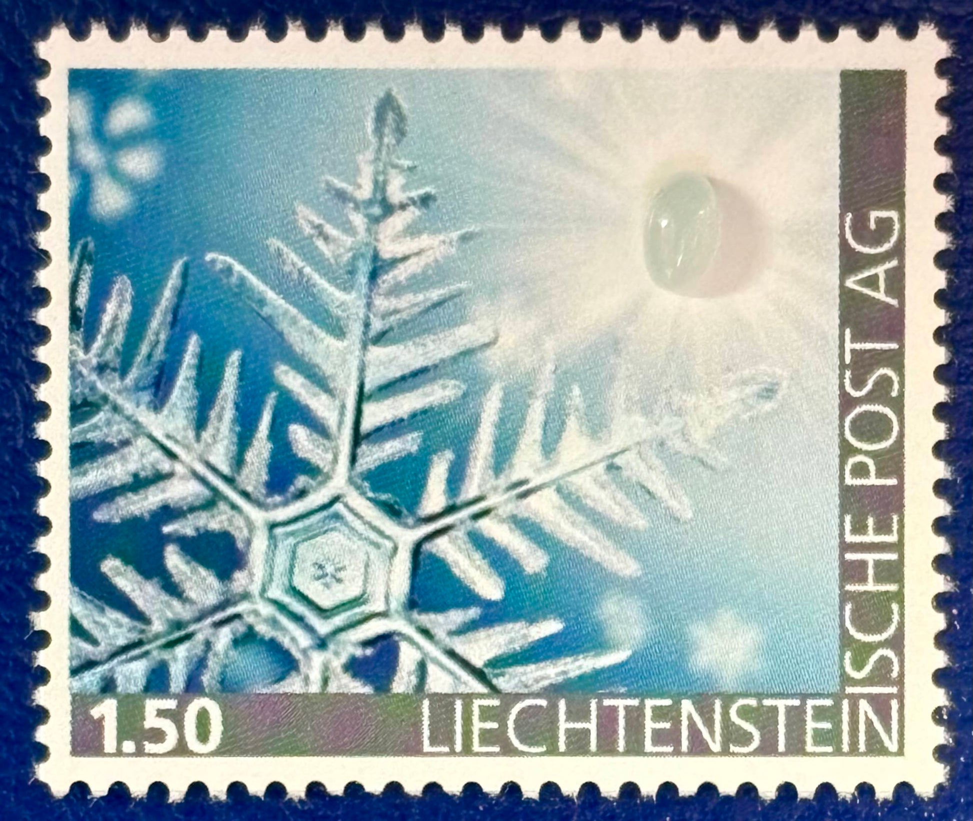 Liechtenstein - Die erste Aquamarin-Briefmarke postfrisch