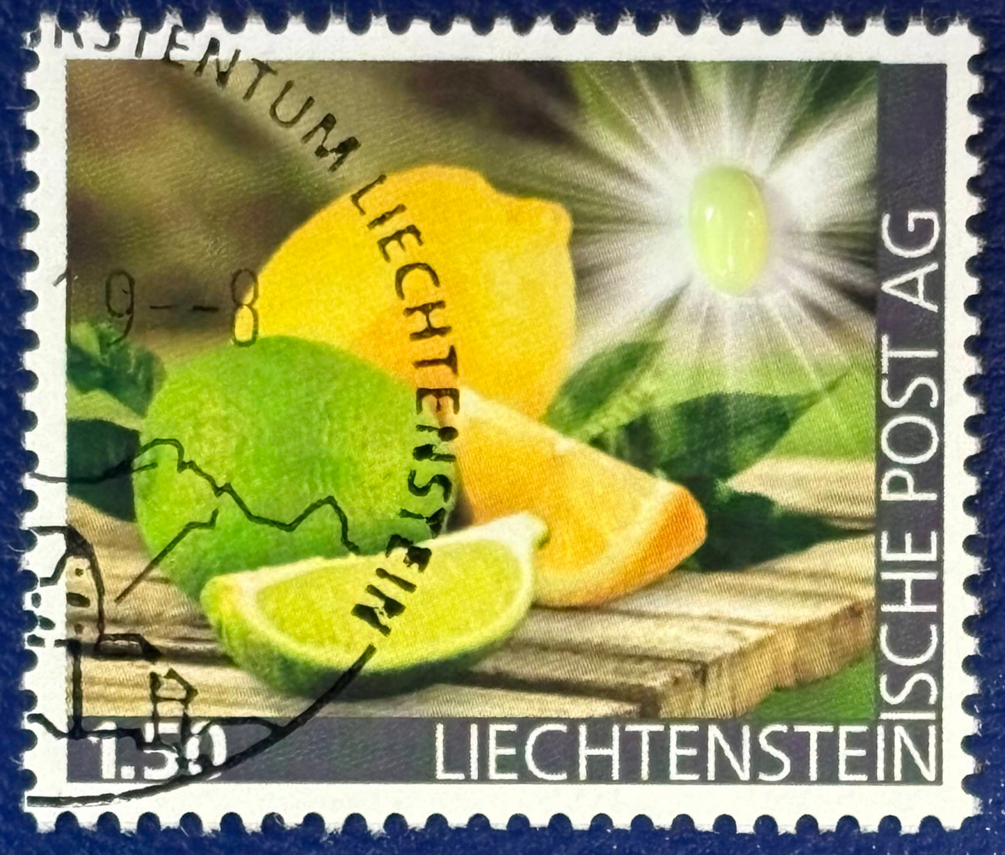 Liechtenstein - Die erste Zitronen-Chrysopras-Briefmarke gestempelt