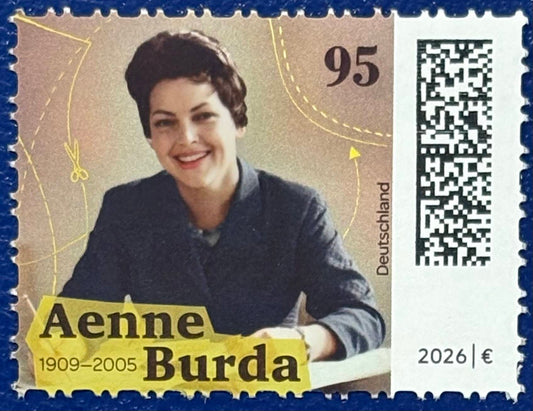 Aenne Burda und die erster Briefmarke der Welt mit Schnittmuster Zähnung